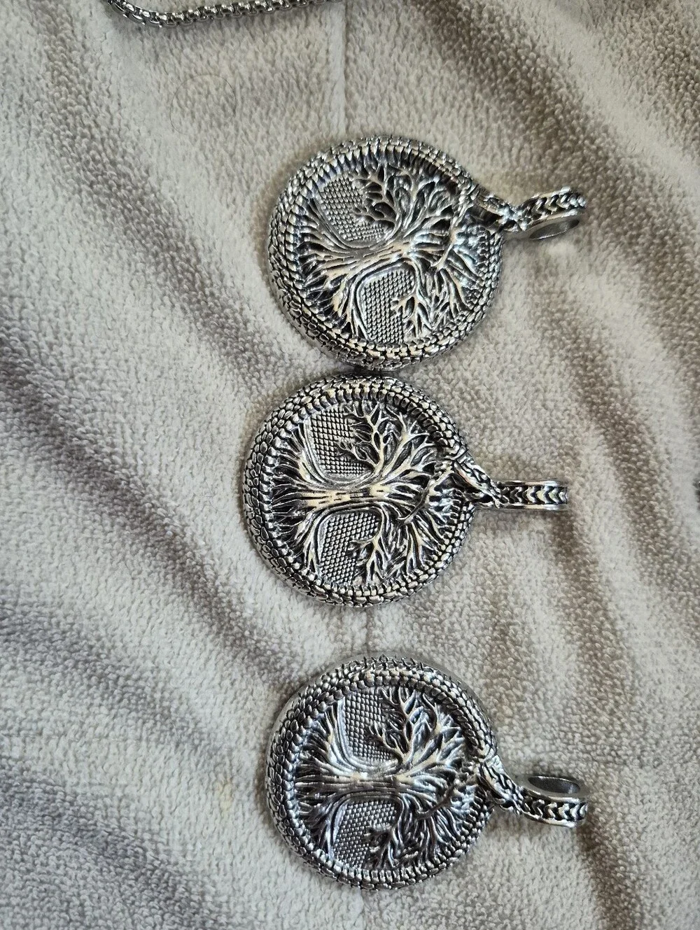 BRAND NEW PENDANTS! Several Stainless Stèel pendants. Animal & Myth Pendant Lot